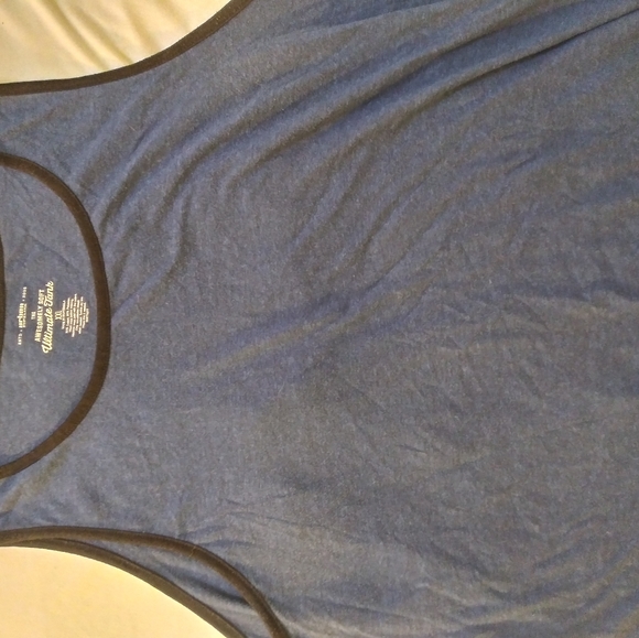 Clothes - Picture 7 of 8